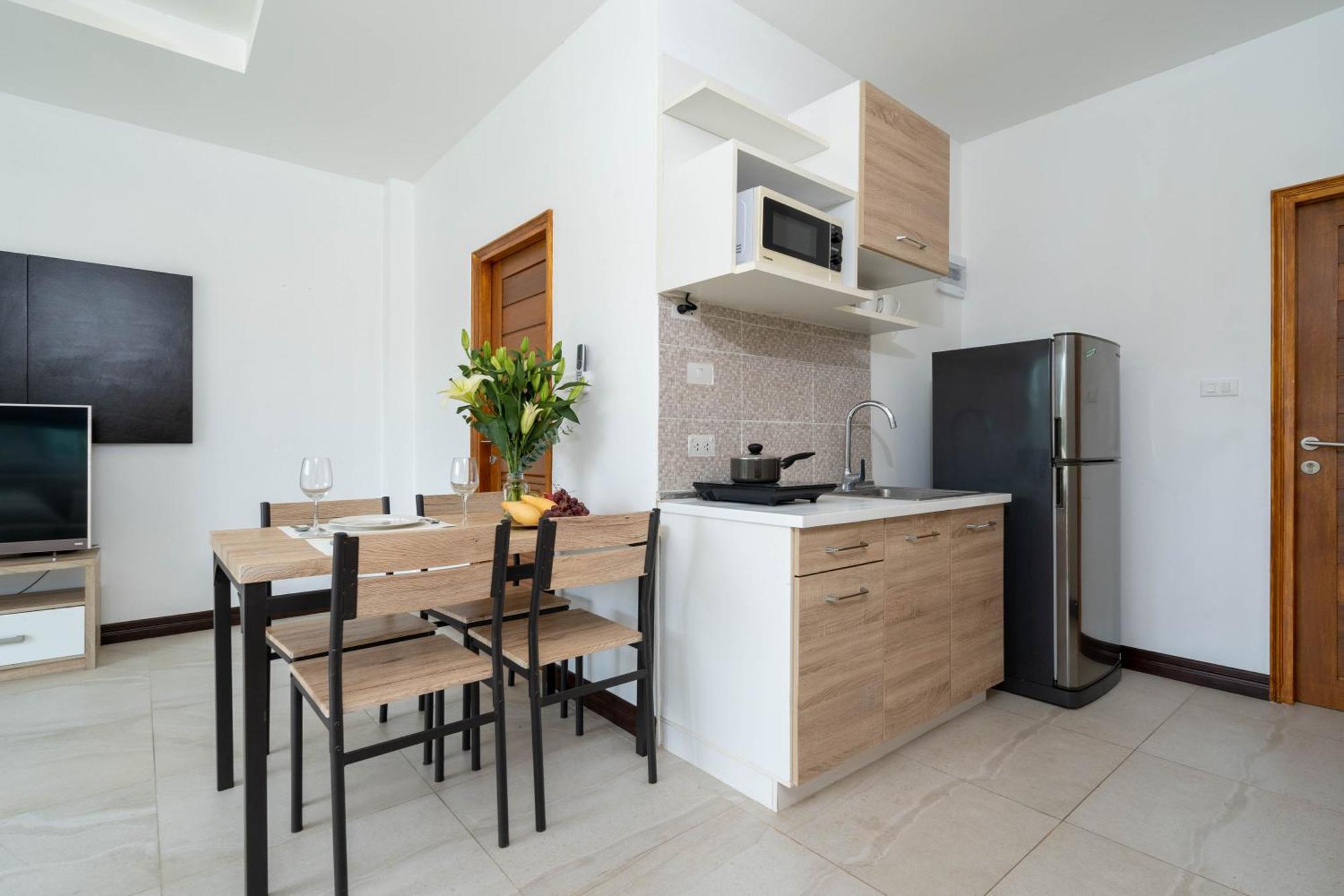 Apartment 1 Bedroom In Naiharn T Ban Saiyuan Екстер'єр фото