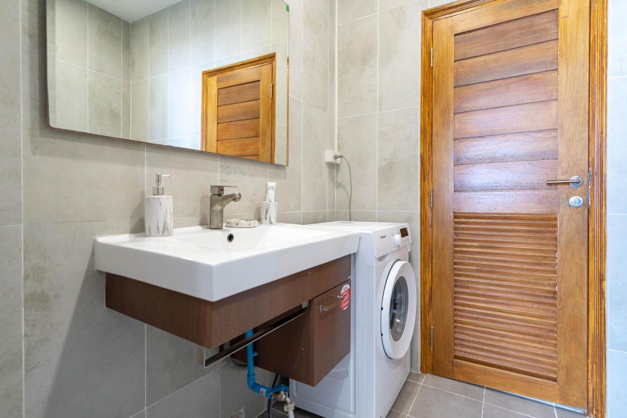 Apartment 1 Bedroom In Naiharn T Ban Saiyuan Екстер'єр фото